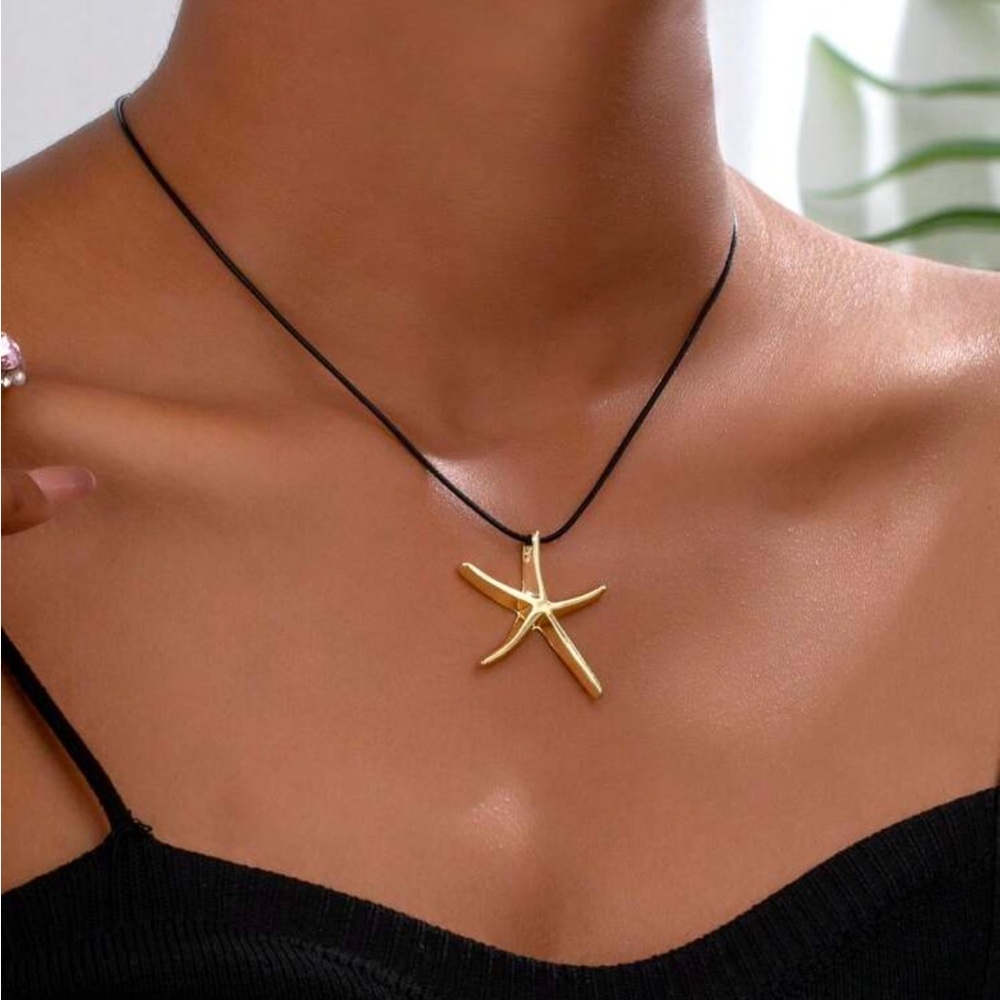 Gold Starfish Pendant Necklace
